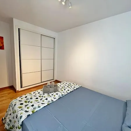 Centrico Y Con Encanto *