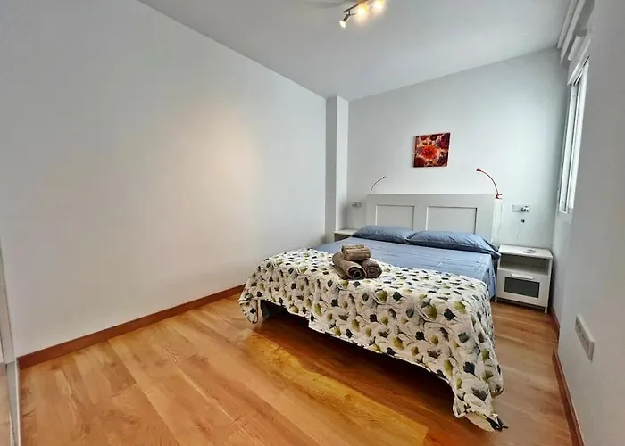 Centrico Y Con Encanto פואנגירולה