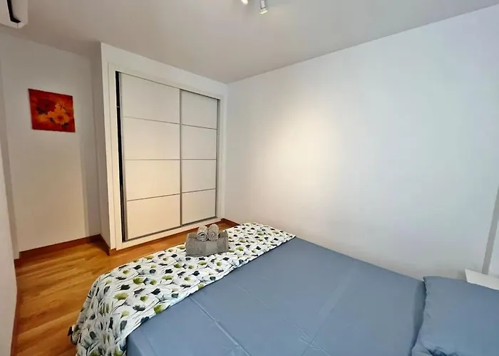 Centrico Y Con Encanto *